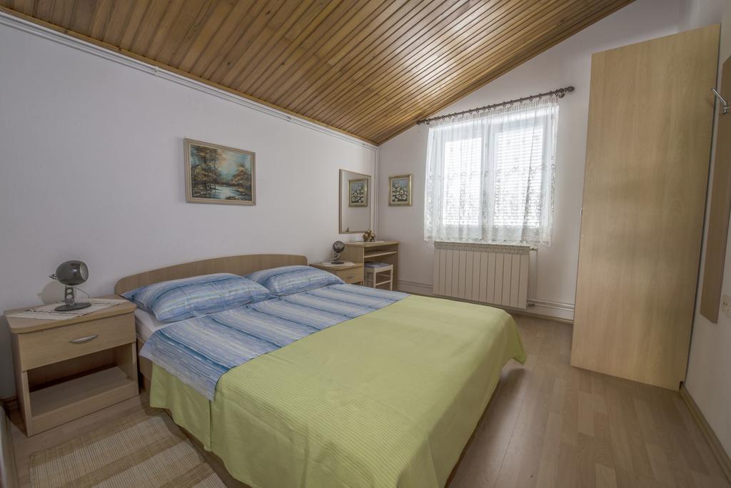 Apartment Anka D Krk Town Bagian luar foto